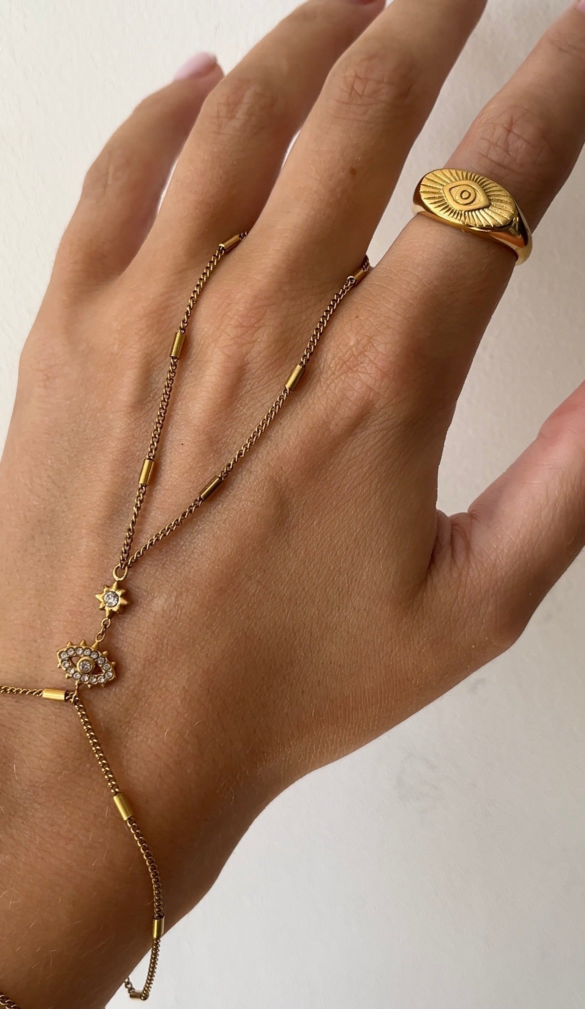 Astraea Hand Chain