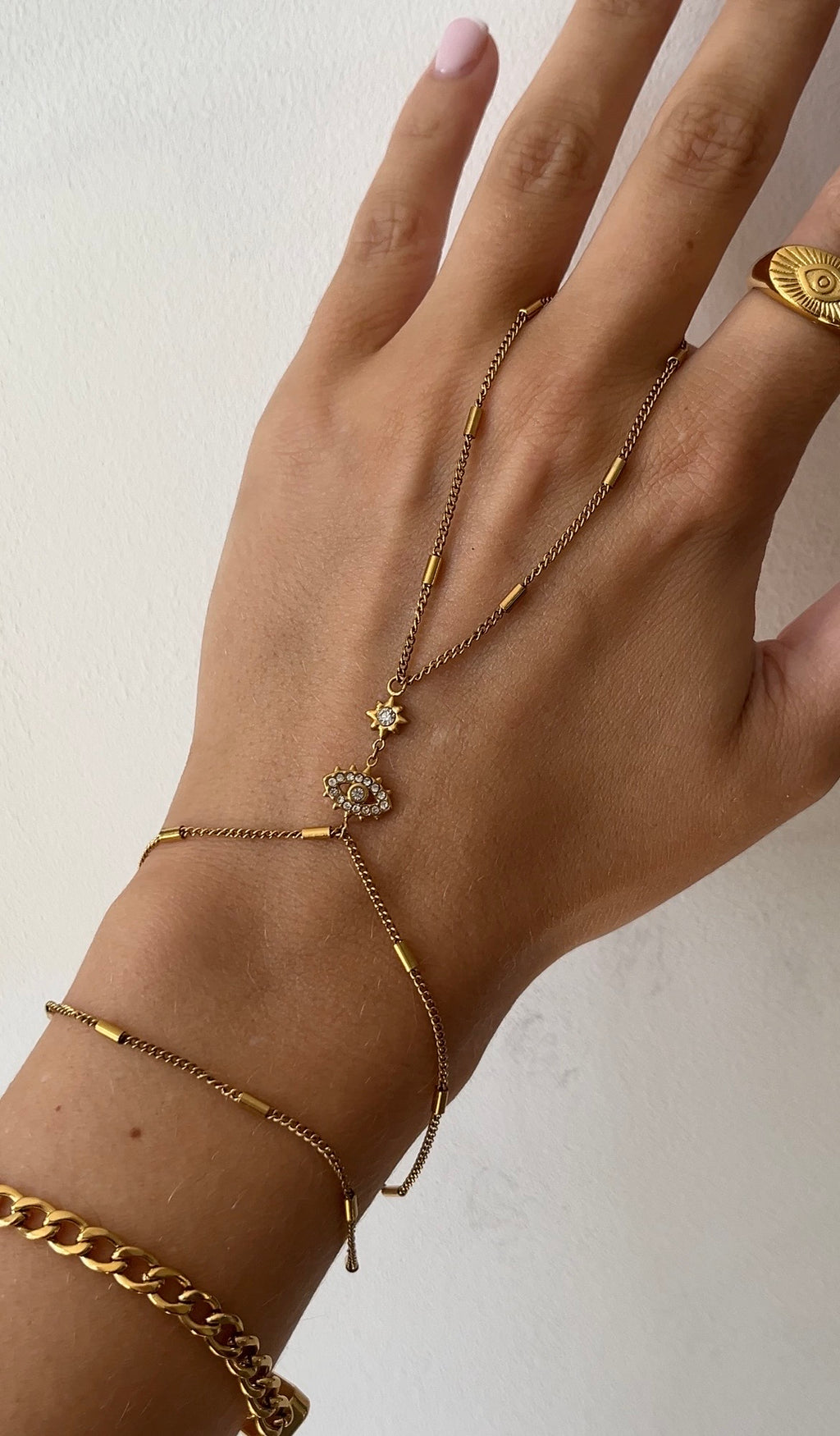 Astraea Hand Chain